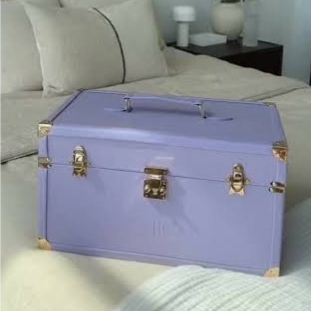 In search of Saie PR items. Please message if you have any available